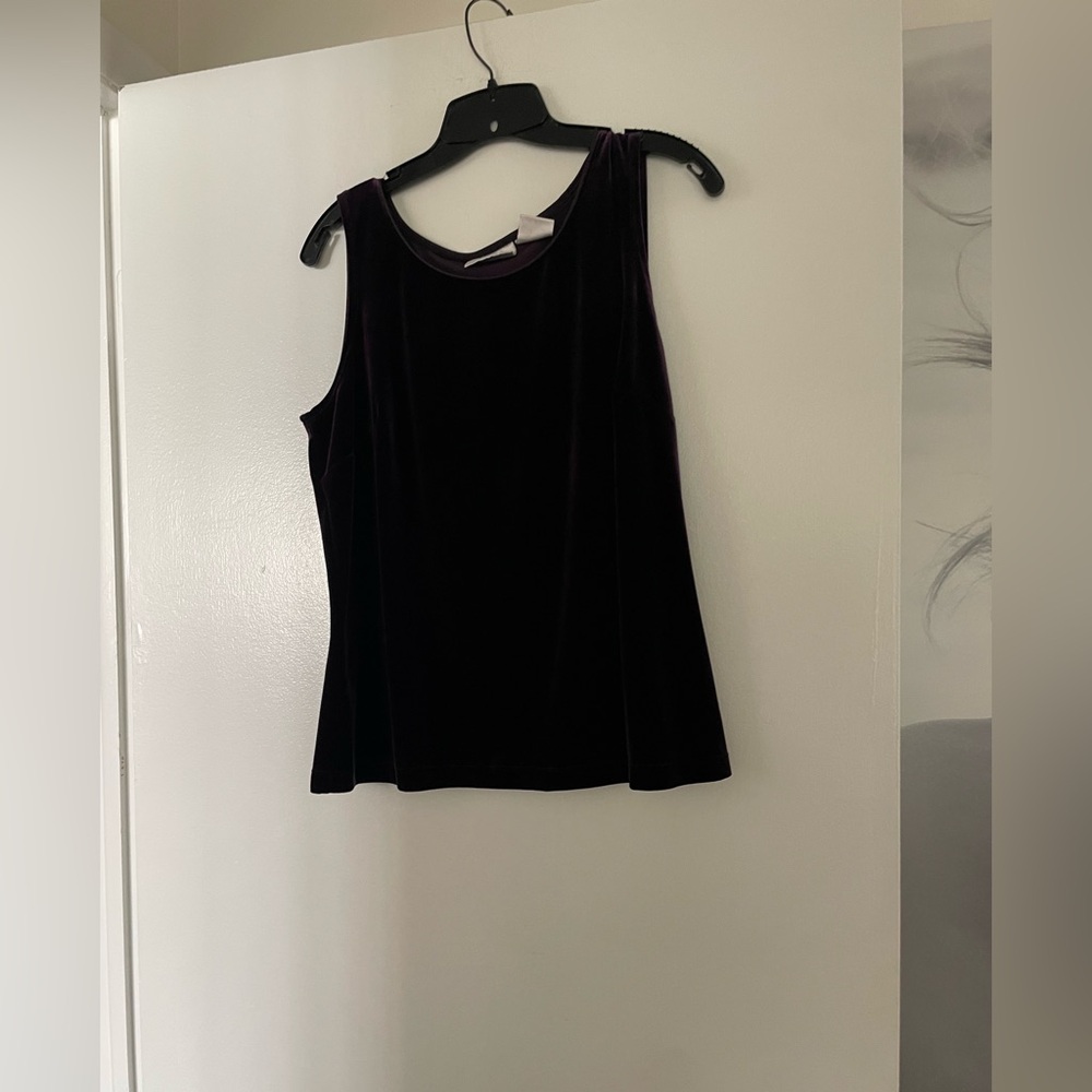 UNITS petite large sleeveless velvet tank.